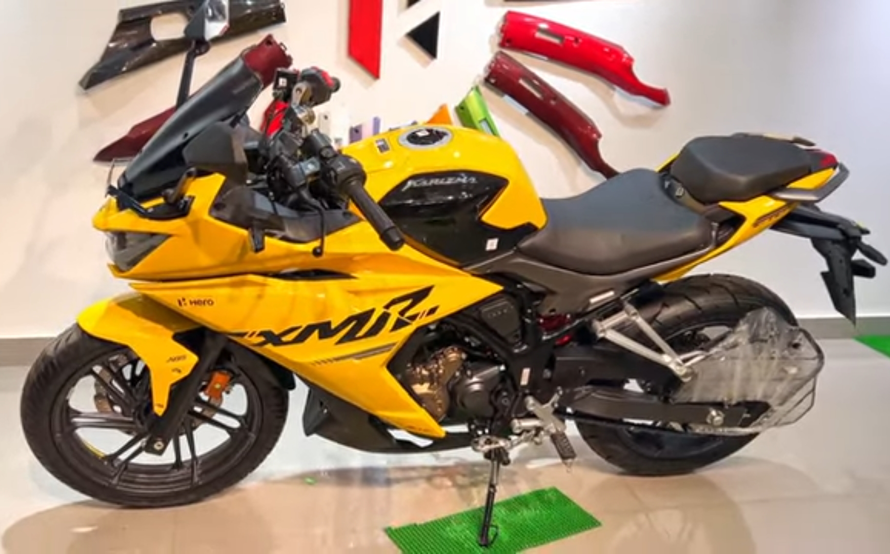 Hero Karizma XMR 210