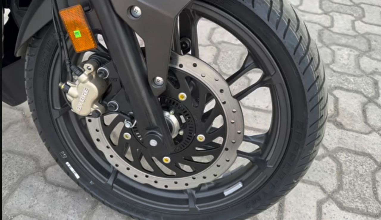 Hero Karizma XMR 210 brakes